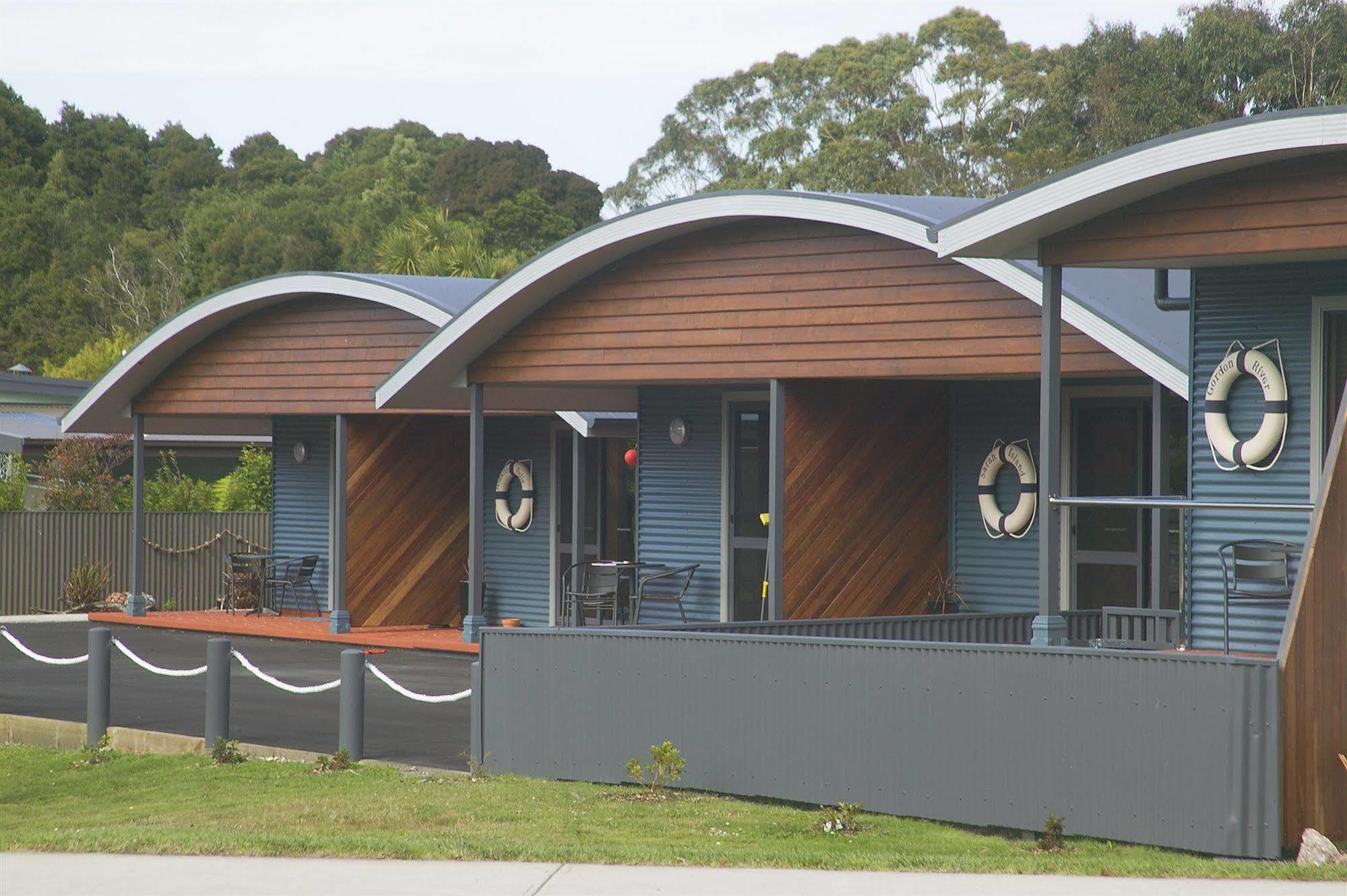 Strahan Bungalows エクステリア 写真