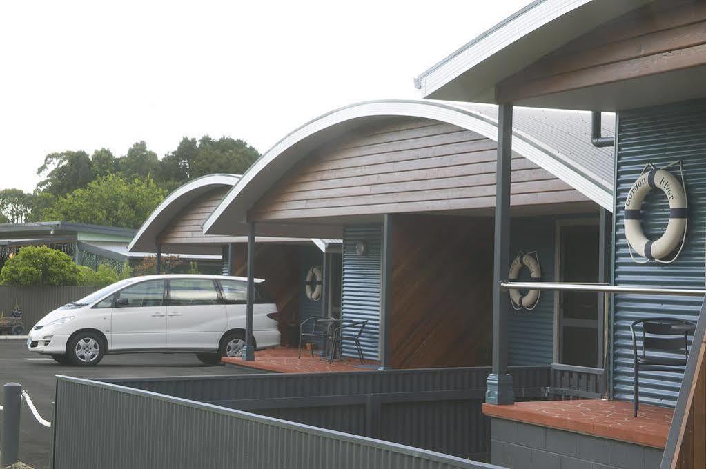 Strahan Bungalows エクステリア 写真